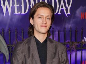 Xavier Wednesday Karakter Misterius yang Membentuk Dinamika Serial Wednesday