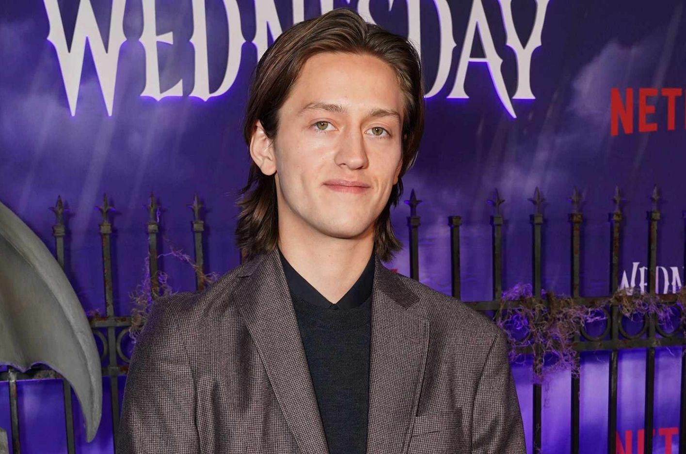 Xavier Wednesday Karakter Misterius yang Membentuk Dinamika Serial Wednesday