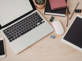 Alat Komunikasi Modern: Jenis, Fungsi, dan Dampaknya dalam Kehidupan Sehari-hari