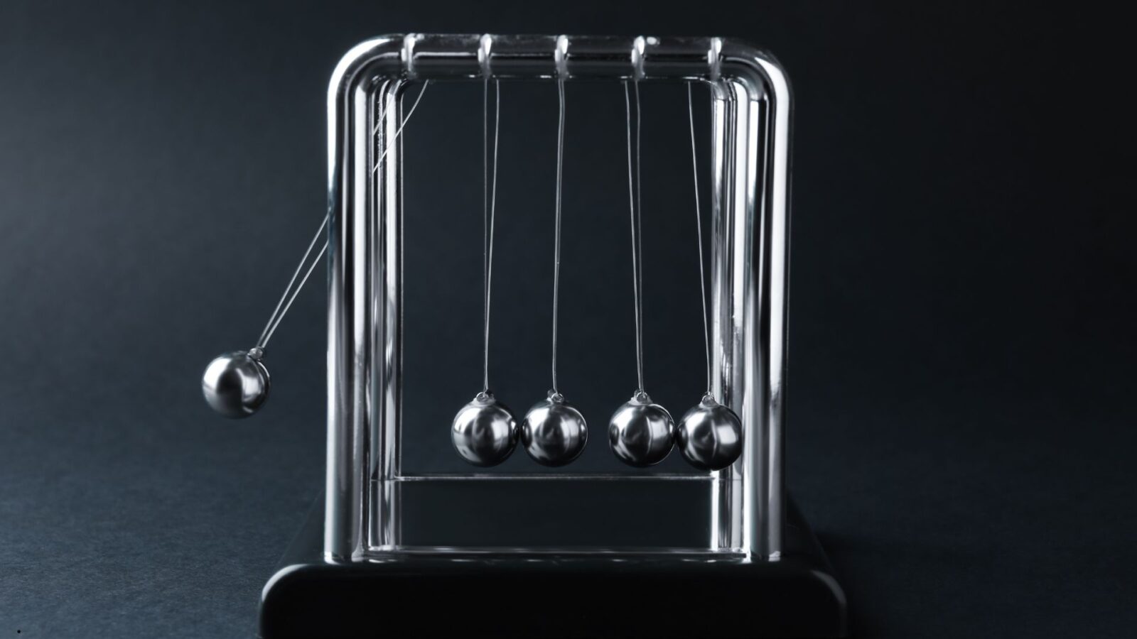 Contoh Hukum Newton 1 dalam Kehidupan Sehari-hari yang Mudah Dipahami