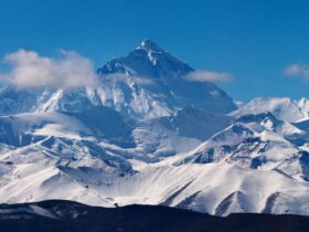 Puncak Everest: Fakta, Tantangan, dan Keindahan Gunung Tertinggi di Dunia
