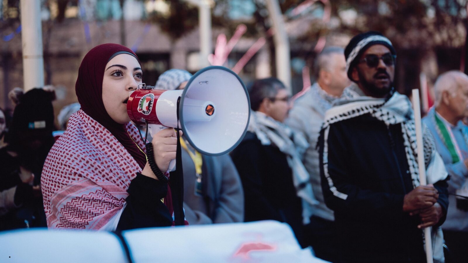 Boikot karena Isu Palestina, Lingkungan, atau Hak Asasi Manusia – Mana yang Paling Berpengaruh?