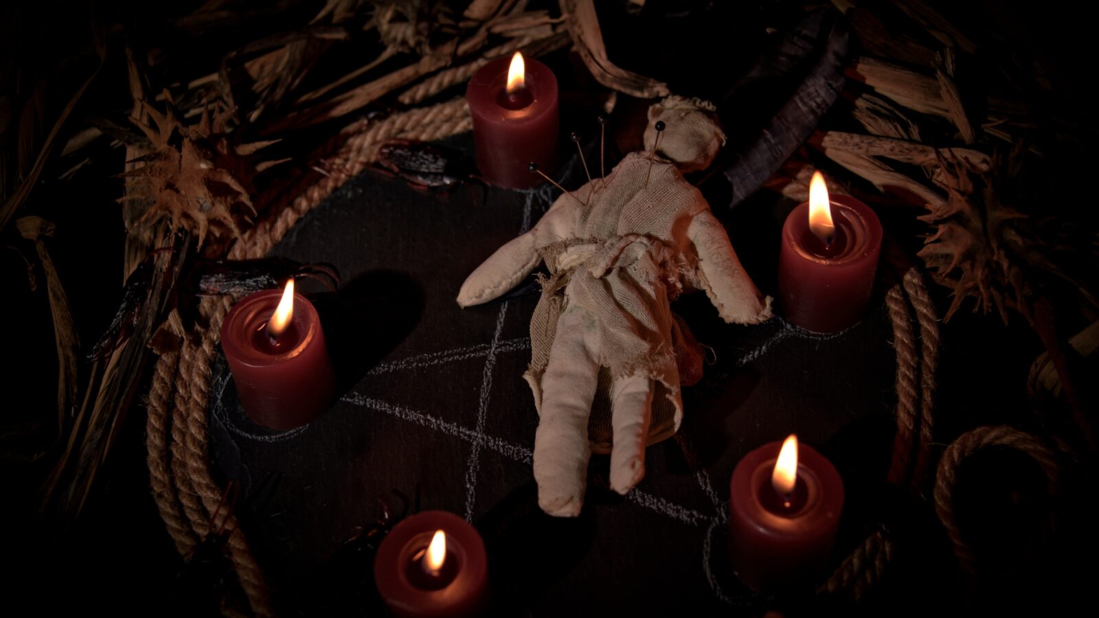 Apa Itu Boneka Arwah atau Spirit Doll? Penjelasan Lengkap dan Akurat