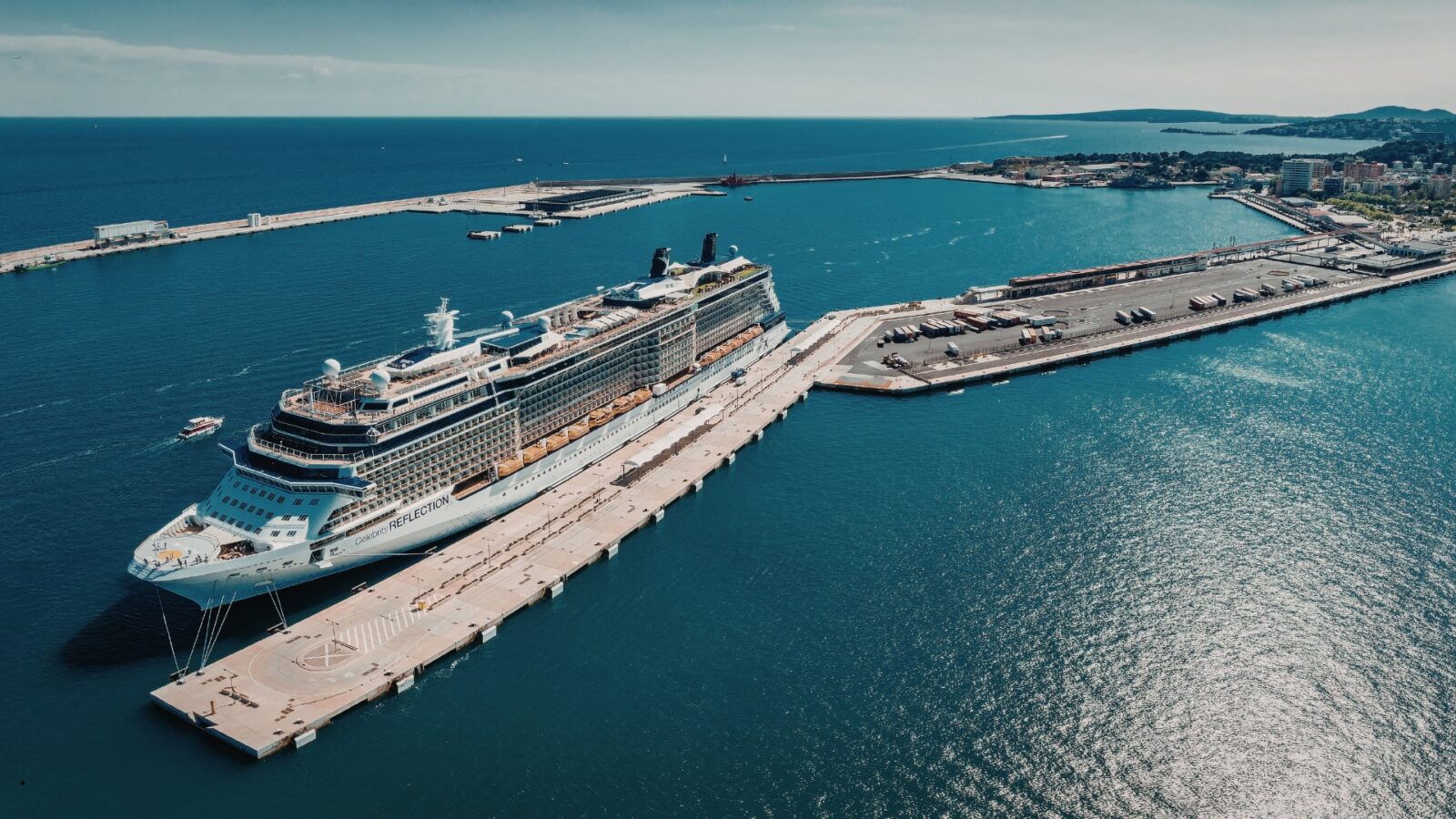 Pelabuhan: Peran Penting dalam Transportasi Laut dan Perdagangan Global