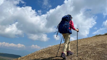 Tektok Adalah: Arti, Penggunaan, dan Maknanya dalam Bahasa Gaul