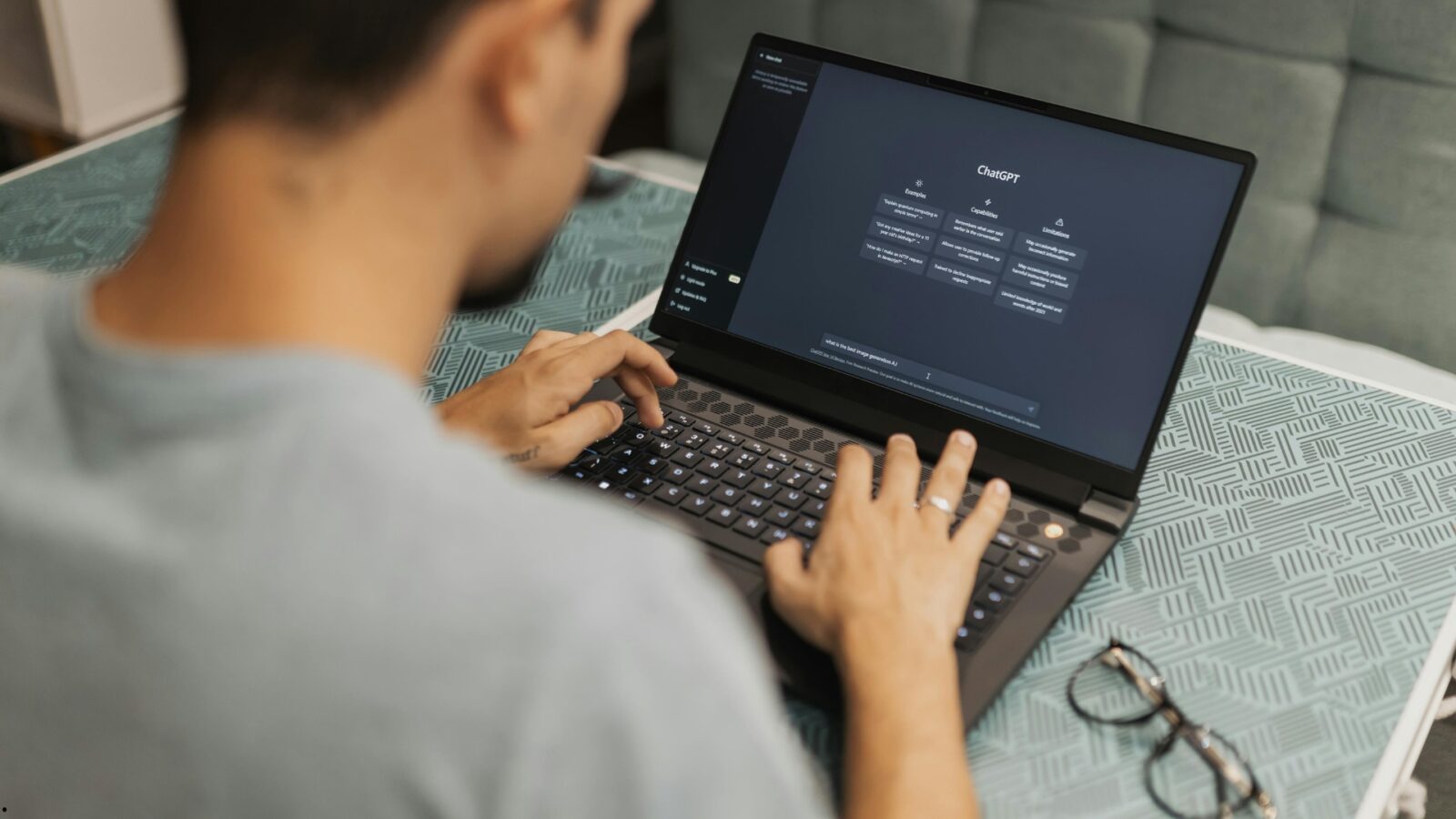 Cara Menggunakan ChatGPT untuk Skripsi Secara Etis dan Efektif