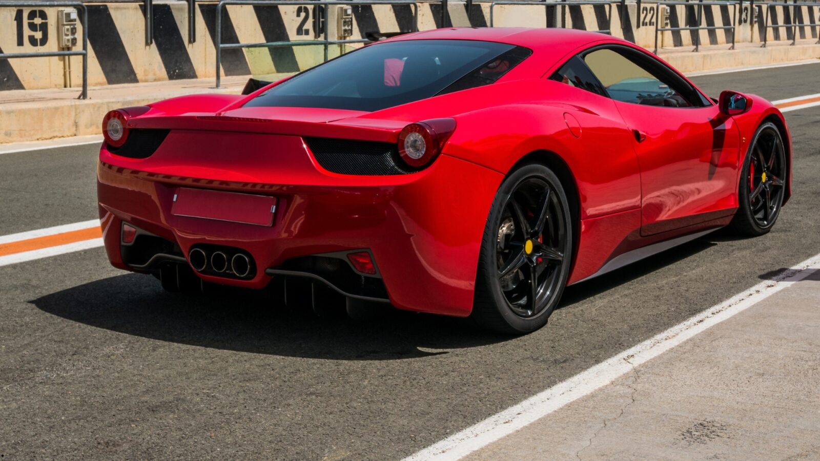 Mobil Ferrari Termurah dan Terbaru di Indonesia 2026: Harga OTR + Spesifikasi