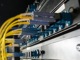Apa Itu Jaringan Fiber Optic Keunggulan dan Cara Kerjanya di Indonesia