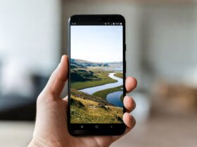 Cara Screenshot Panjang Layar di HP Android dan iPhone Secara Mudah