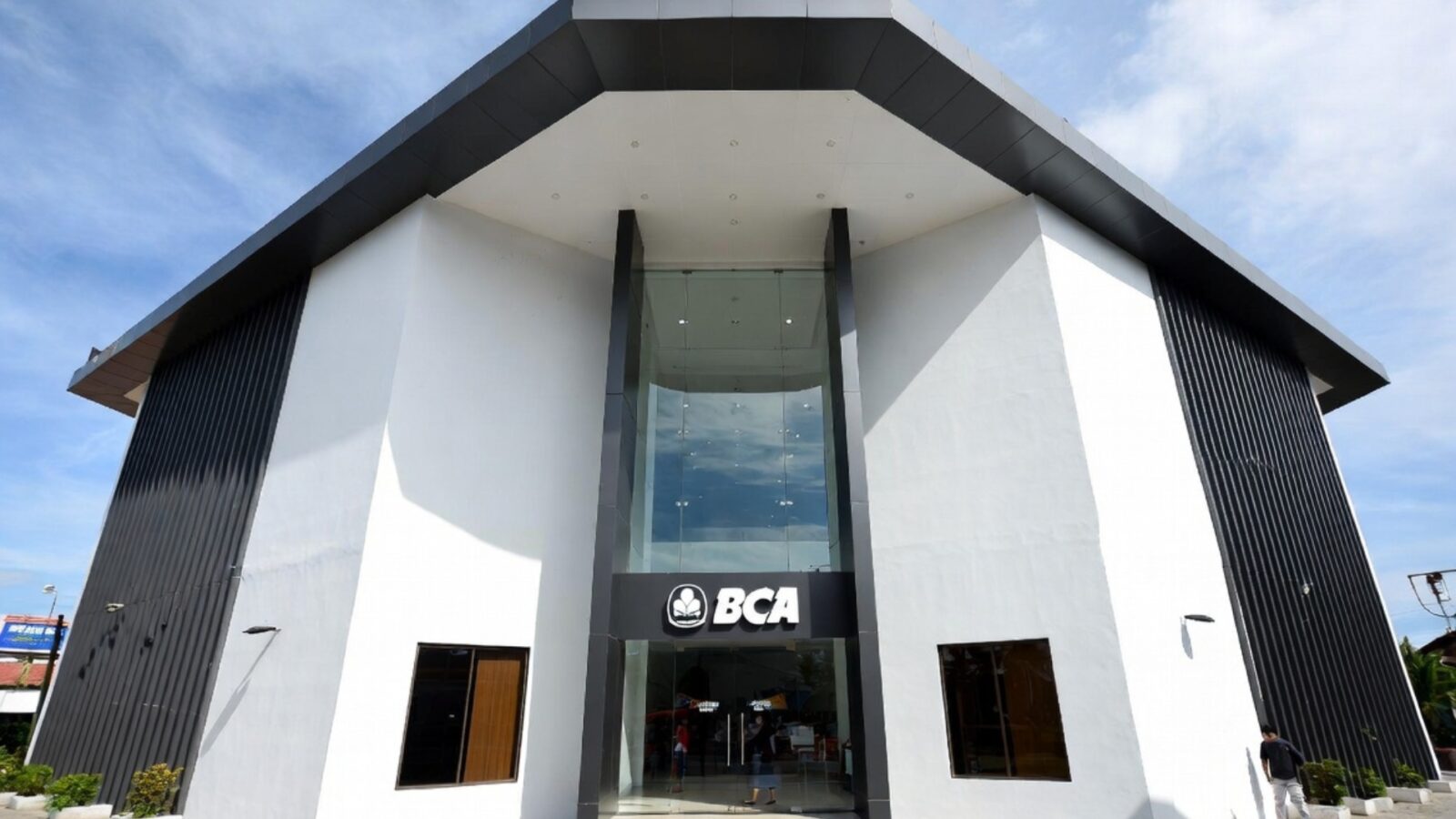 Jam Buka Bank BCA Terbaru Jadwal Cabang dan Weekend Banking